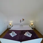 Tomic Apartment Dugi Rat