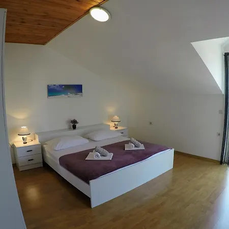 Apartment Tomic *