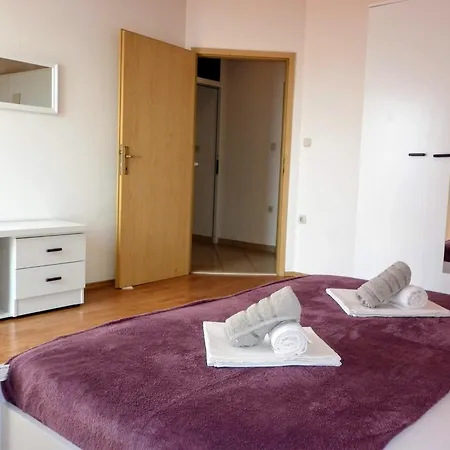 Tomic Apartment *